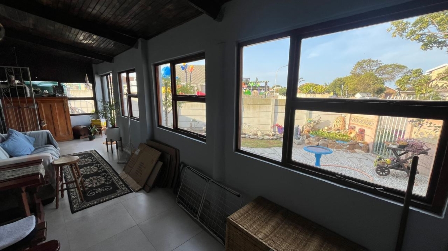 2 Bedroom Property for Sale in Wavecrest Eastern Cape